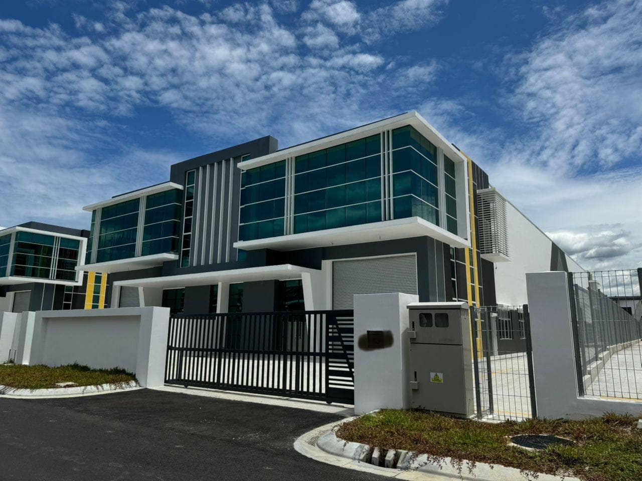 Cluster Factory Frontier Industrial Park – photo 1