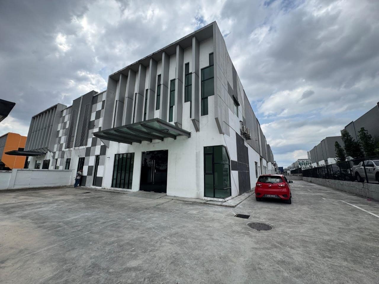 1.5 Storey Semi-D Factory Eco Business Park 1 @ Phase 1 Flagship A – photo 1