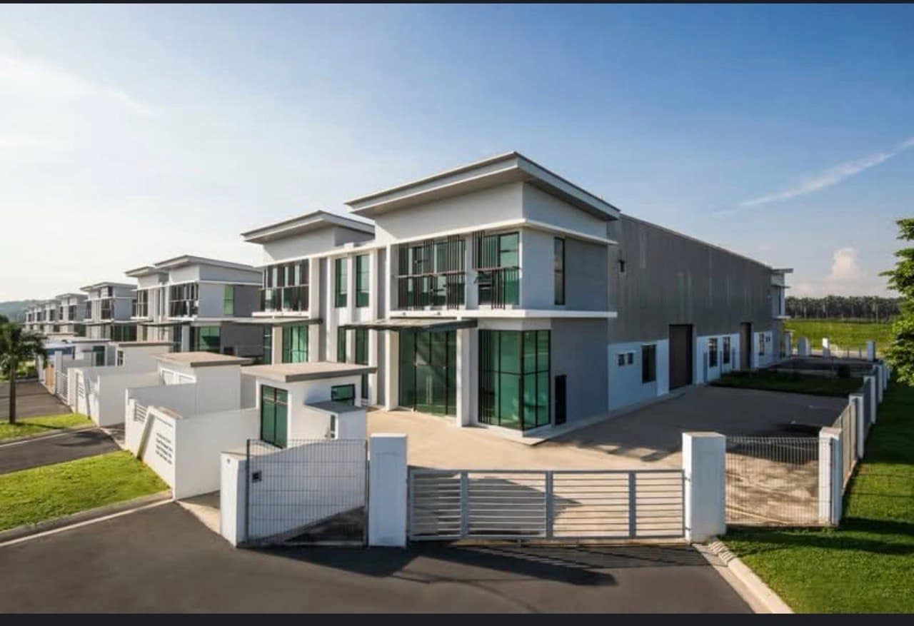 1.5 Storey Cluster Factory Eco Business Park 1 – photo 1