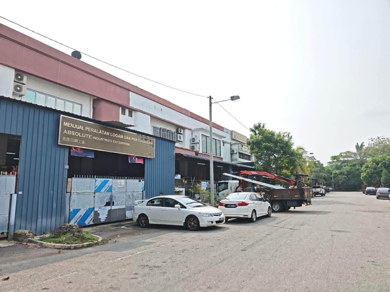 1.5-Storey Terrace Factory Corner Lot Taman Sri Putri – photo 1