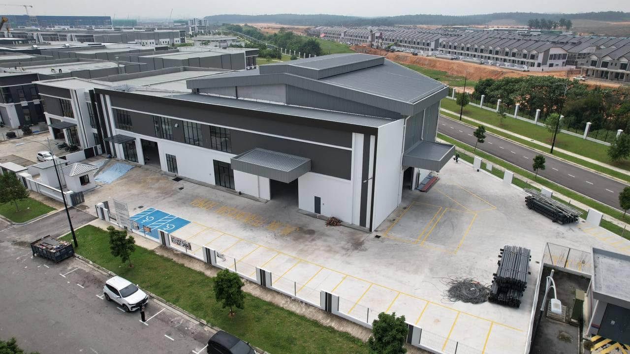 1.5 Storey Semi-D Factory Eco Business Park 2 – photo 1